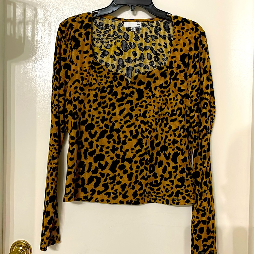 TEN SIXTY SHERMAN CHEETAH TOP LONG SLEEVE CREW NECK SZ XL STRETCH ANIMAL WOMENS